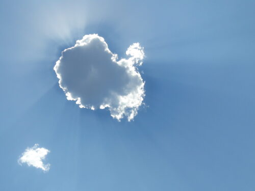Nuvole coccolate dal sole siciliano…