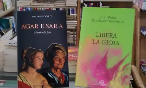 Alla libreria Paoline di Novara, due volumi per  riflettere sul significato della vita: dalla storia di due madri rivali ai possibili sentieri per raggiungere la felicità reale
